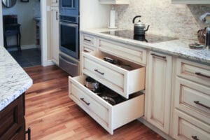 Kitchen pan drawers